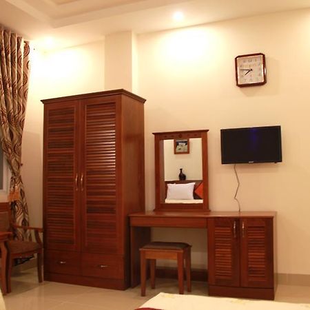 Tuyet Van Hotel Дананг Екстериор снимка