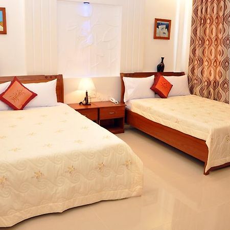 Tuyet Van Hotel Дананг Екстериор снимка