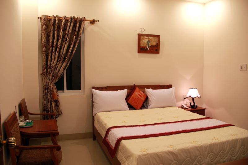 Tuyet Van Hotel Дананг Екстериор снимка